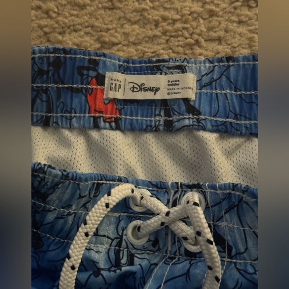 Gently used Disney Gap swim trunks size 5years - Picture 2 of 3